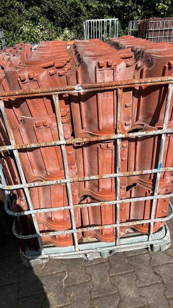 OVH dakpannen wijn rood wijnrood geglazuurd 3200 stuks, Doe-het-zelf en Verbouw, Dakpannen en Dakbedekking, Zo goed als nieuw