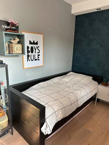 Woood eenpersoons bed en bureau (eventueel ook kast)