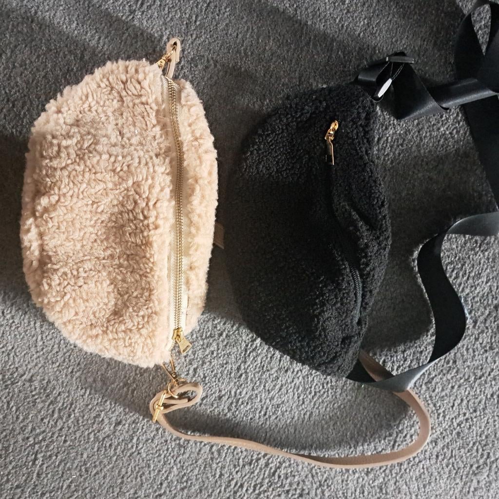 2 Teddy Crossbody Tassen - Beige & Zwart, Sieraden, Tassen en Uiterlijk, Tassen | Damestassen, Ophalen of Verzenden