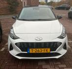 Hyundai i10 1.0i 2023 Navigation | Camera, Auto's, Hyundai, Automaat, Zwart, 899 kg, Wit