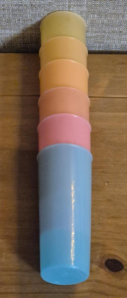 Tupperware bekers Hoogte 16,5cm Ø 7,5cm, Huis en Inrichting, Keuken | Tupperware, Zo goed als nieuw, Beker of Kan, Blauw, Geel