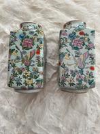 Antieke vazen met vlinder opdruk - Zeer goede staat, Ophalen, Overige kleuren, Aardewerk of Porselein, Zo goed als nieuw