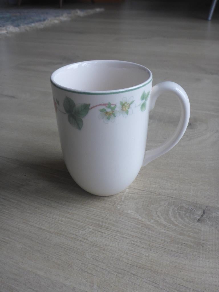 1 beker Wedgwood, Raspberry., Huis en Inrichting, Keuken | Servies, Keramiek, Overige typen, Ophalen of Verzenden, Zo goed als nieuw