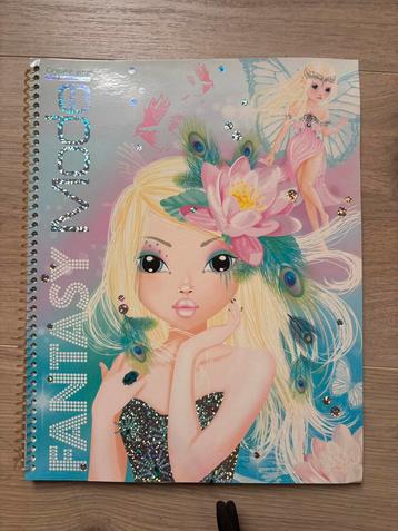 Top model boek beschikbaar voor biedingen