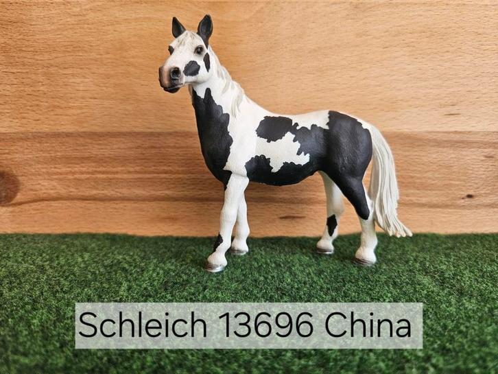 Schleich 13696 Pinto merrie uit 2011, Verzamelen, Dierenverzamelingen, Zo goed als nieuw, Beeldje of Figuurtje, Paard, Ophalen of Verzenden