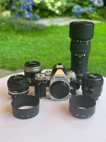 NIKON Df - full frame camera met Nikkor 4 lenzen. beschikbaar voor biedingen