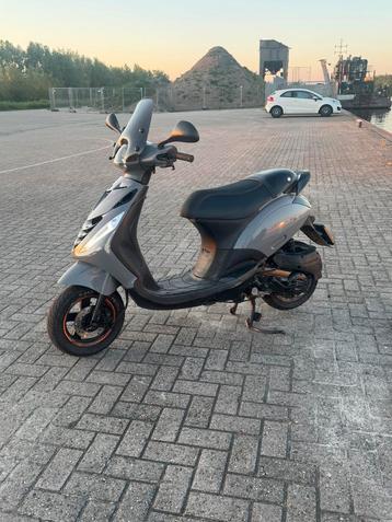 Piaggio Zip 2005 beschikbaar voor biedingen