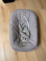 Stokke tripp trapp newborn grijs met wit, Ophalen, Zo goed als nieuw, Meegroeistoel, Gordel(s)