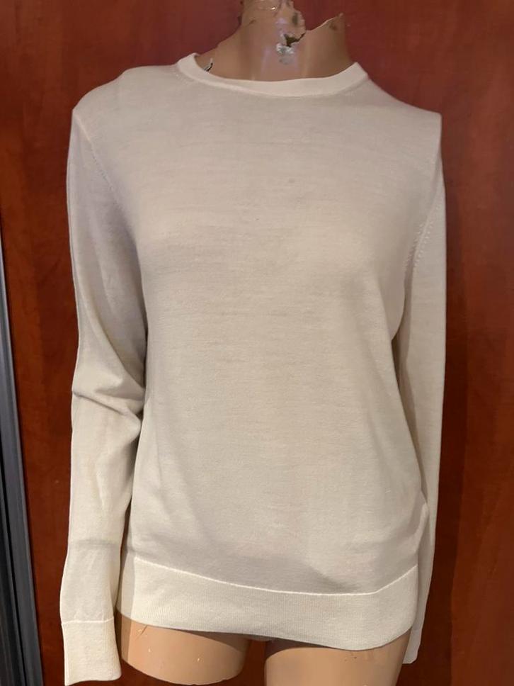 Uniqlo trui 100% wol maat m origineel zgan, Kleding | Dames, Truien en Vesten, Zo goed als nieuw, Maat 38/40 (M), Beige, Ophalen of Verzenden