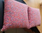 2 leuke fleurige sierkussens  (Kuss), Ophalen, Zo goed als nieuw, Roze, Vierkant