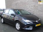 Toyota Auris 1.8 Hybrid Now - Trekhaak afn. - Dealer ond. -, 65 €/maand, Gebruikt, Euro 6, 4 cilinders