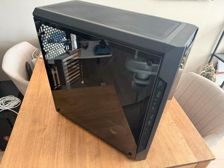 Redux Gaming PC Behuizing met AiO Koeler, Computers en Software, Computerbehuizingen, Gebruikt, Ophalen