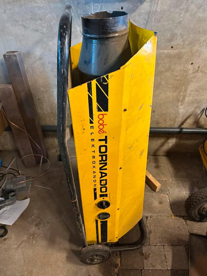 Bobé tornado hetelucht kachel, Doe-het-zelf en Verbouw, Verwarming en Radiatoren, Gebruikt, Kachel, 800 watt of meer, 30 tot 80 cm