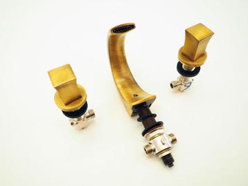 Dornbracht 2000 serie 3-gats wastafelmengkraan brons beschikbaar voor biedingen