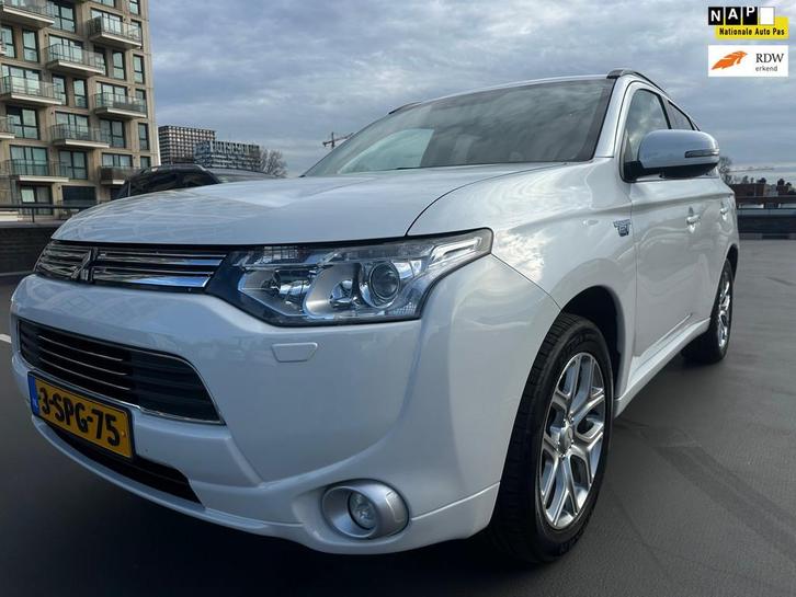 Mitsubishi Outlander 2.0 PHEV Intense + Camera Cruise Nieuwe, Auto's, Mitsubishi, Bedrijf, Te koop, Outlander, 4x4, ABS, Achteruitrijcamera
