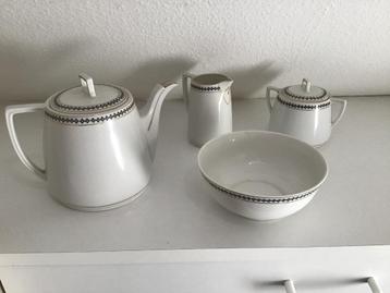 Ontbijt/theeservies beschikbaar voor biedingen