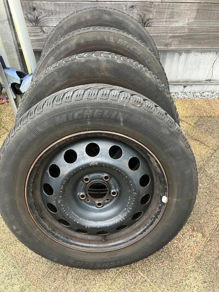 Wielen Citroen 16 inch doppen en winterbanden, Auto diversen, Wieldoppen, Gebruikt, Ophalen
