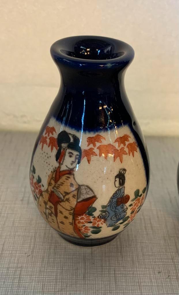 Vaasjes twee Vintage Japanse satsuma miniatuurvaasjes, Antiek en Kunst, Antiek | Vazen, Ophalen of Verzenden