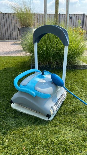 Dolphin Zenit zwembadrobot top conditie werkend te zien beschikbaar voor biedingen