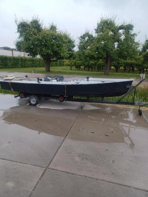 Polyester 5m boot, Watersport en Boten, Vis- en Consoleboten, Gebruikt, Tot 10 pk, 3 tot 6 meter, Benzine, Buitenboordmotor, Polyester
