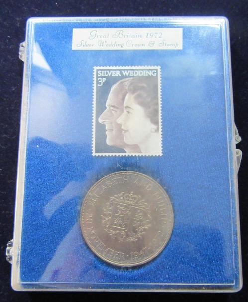 Queen Silver Wedding Crown Coin & Stamp (Queen's 25th 197, Postzegels en Munten, Munten | Europa | Niet-Euromunten, Setje, Overige landen