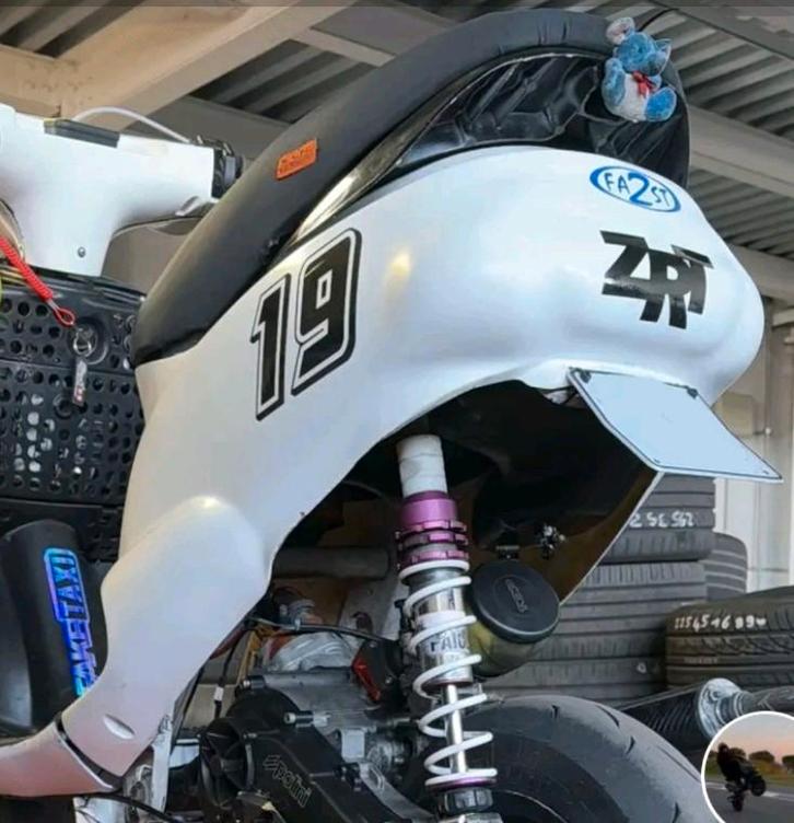 Sp98 achter kap polyester, Fietsen en Brommers, Brommeronderdelen | Scooters, Zo goed als nieuw, Piaggio, Kap, Ophalen of Verzenden