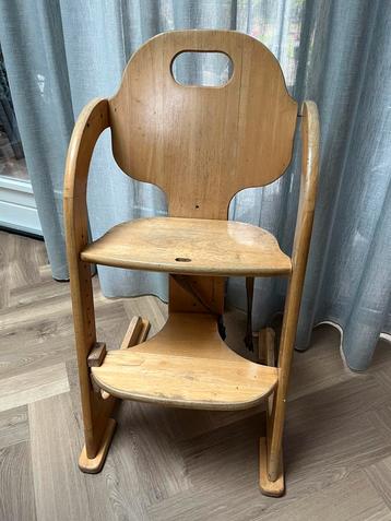 Kinderstoel beschikbaar voor biedingen