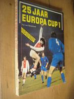 sportboek25 jaar europa cup 1 - ed van opzeeland (voetbal), Ophalen of Verzenden, Zo goed als nieuw, Balsport