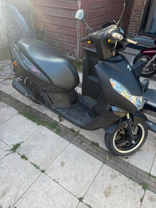 Peugeot kisbee rs edition in goede staat!, Fietsen en Brommers, Scooters | Peugeot, Zo goed als nieuw, Overige modellen, Ophalen