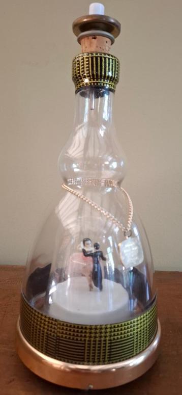 Vintage Japanse muziekfles met dansend koppel - jaren '50 beschikbaar voor biedingen