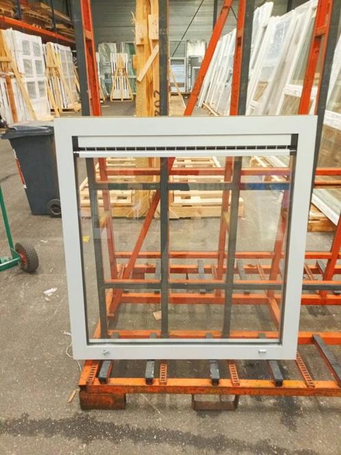 Aluminium Vast kozijn  b101,5 x h105,5 cm Grijs -2041-, Doe-het-zelf en Verbouw, Kozijnen en Schuifpuien, Zo goed als nieuw, Raamkozijn