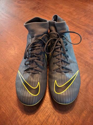 Nike veldsportschoenen beschikbaar voor biedingen