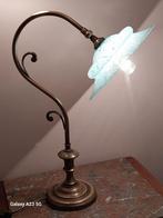Vintage wandlamp met blauw glas – messing arm – hotelstijl, Antiek en Kunst, Ophalen of Verzenden