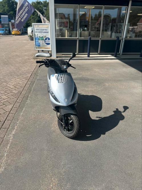 Piaggio Zip 2000 4t, Fietsen en Brommers, Scooters | Piaggio, Zo goed als nieuw, Zip, Maximaal 45 km/u, Ophalen