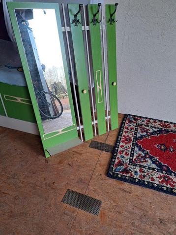 Vintage schoenenkastje+spiegel  beschikbaar voor biedingen