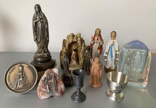 12 religieuze voorwerpen O.L.Vr - Lourdes - H.Hart enz, Antiek en Kunst, Curiosa en Brocante, Ophalen of Verzenden