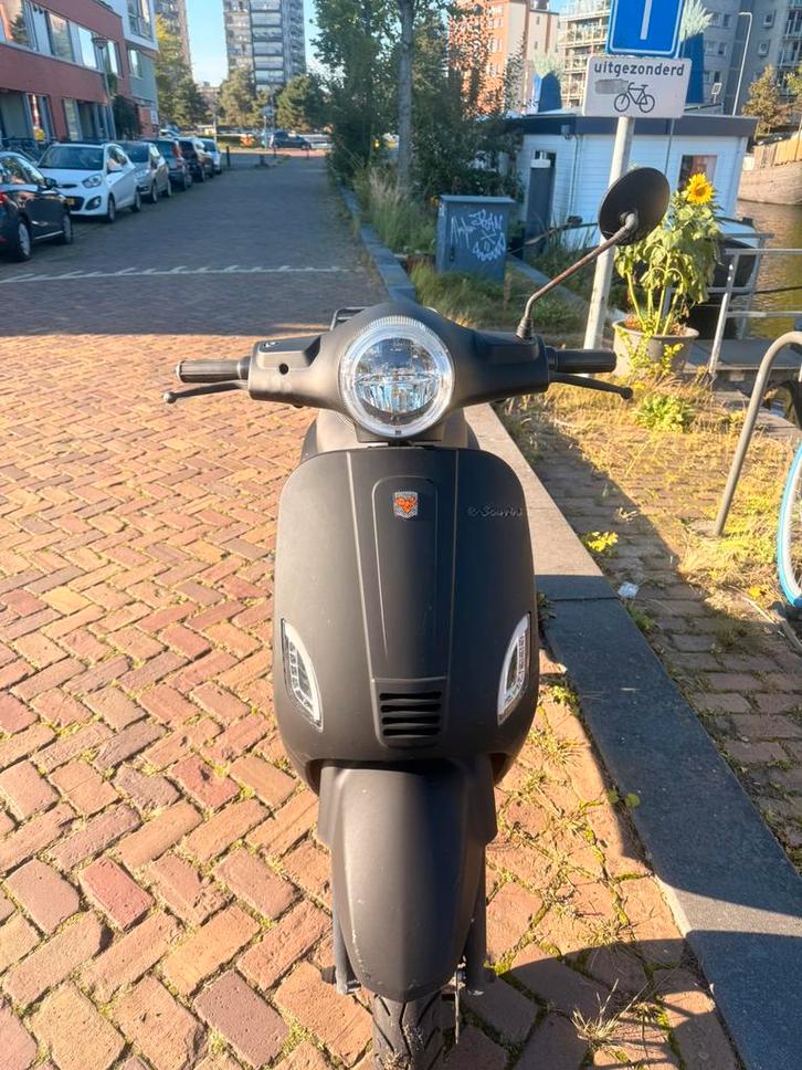 Black moped, Fietsen en Brommers, Snorfietsen en Snorscooters, Gebruikt, Overige merken, Elektrisch, Ophalen