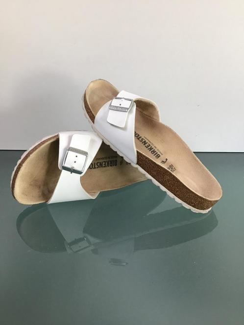 GRATIS VERZENDEN | BIRKENSTOCK Madrid witte slippers 39, Kleding | Dames, Schoenen, Zo goed als nieuw, Slippers, Wit, Verzenden