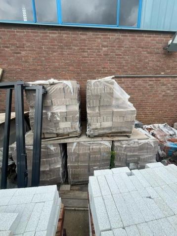 metselstenen beschikbaar voor biedingen