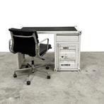 Stalen bureau in container uitvoering. info in beschrijving., Ophalen, Gebruikt, The haystack, Info@thehaystack.nl