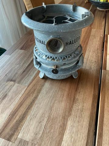 Petroleumstel van email, grijsgewolkt beschikbaar voor biedingen