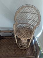 Rotan stoeltje voor pop of plant, Huis en Inrichting, Woonaccessoires | Etagères, Ophalen, Gebruikt