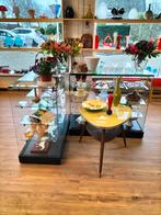 2 Glazen Vitrinekasten - Verrijdbaar, Huis en Inrichting, Kasten | Vitrinekasten, Ophalen, Klantenservice@ikea.com, 100 tot 150 cm