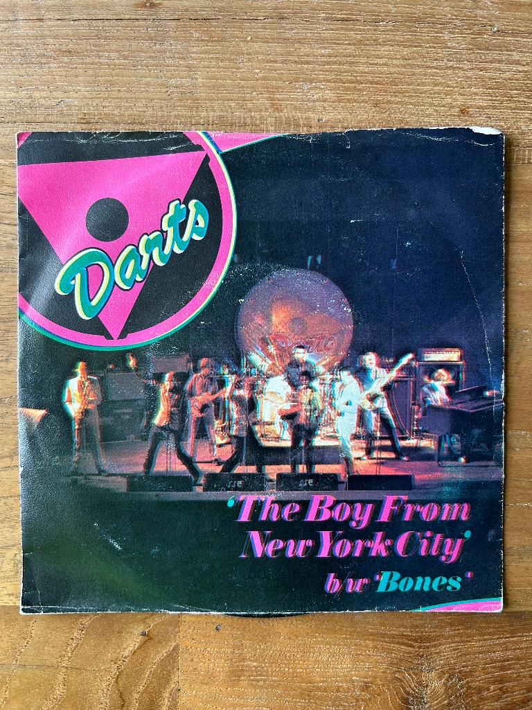 Darts - The Boy From New York City (014), Gebruikt, 7 inch, Single, Ophalen of Verzenden