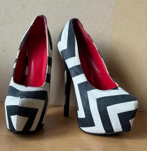 VINTAGE MERCARI LILIANA PLATFORM (DISCO?) PUMPS in ZWART WIT, Kleding | Dames, Schoenen, Zo goed als nieuw, Pumps, Overige kleuren