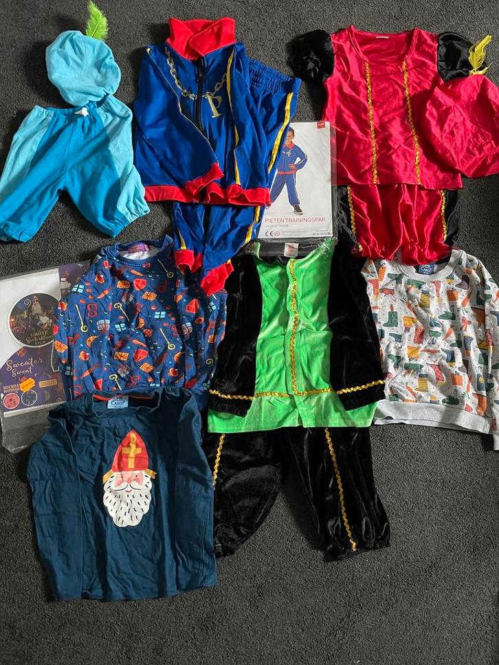 Jongens sint en piet kleding pasmaat 98-116 3 tot 6 jaar, Diversen, Sinterklaas, Zo goed als nieuw, Ophalen of Verzenden