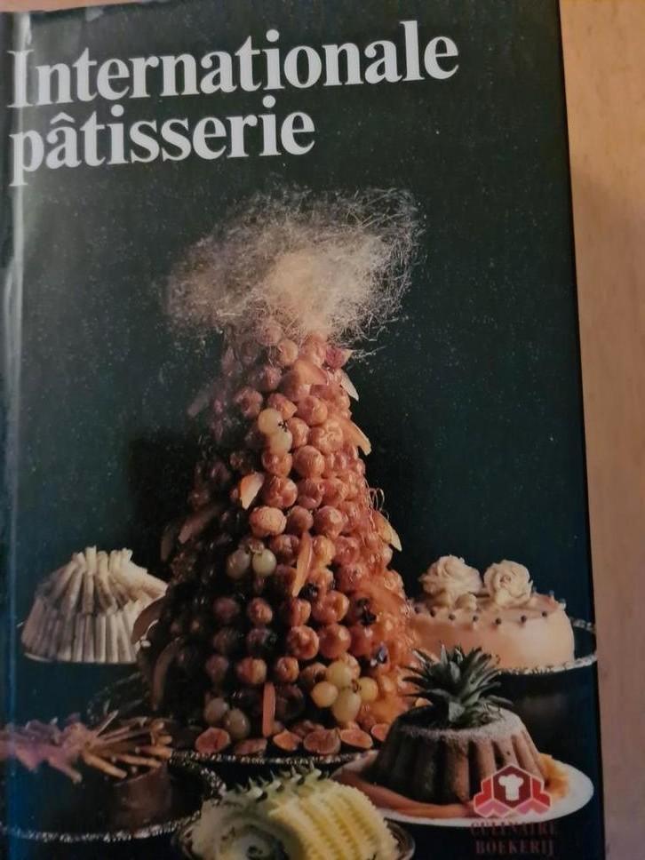 Internationale Patisserie - Kookboek, Boeken, Kookboeken, Gelezen, Ophalen of Verzenden