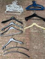 Kledinghanger klerenhanger 30 plastic wit zwart, Kleding | Dames, Kledinghangers, Ophalen of Verzenden