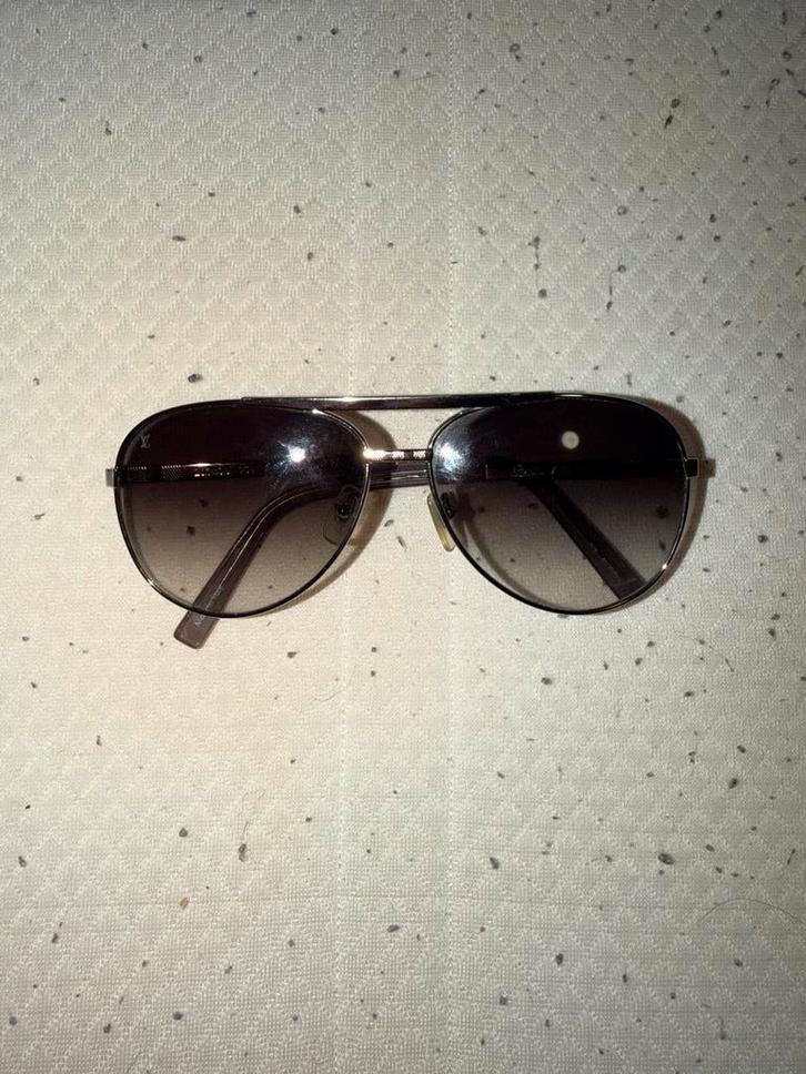 Mooie Louis Vuitton Zonnebril - Unisex, Sieraden, Tassen en Uiterlijk, Zonnebrillen en Brillen | Heren, Zo goed als nieuw, Zonnebril