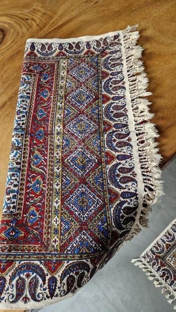 Hand geweven en gedrukte Ghalamkar tafelkleed uit Iran beschikbaar voor biedingen